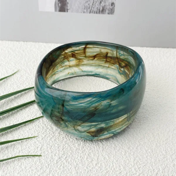 resin oval wide geometric blooming bracelet - Image 3