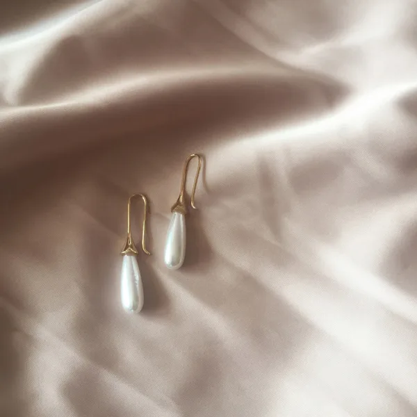 waterdrop pearl simple personality earrings - Image 6